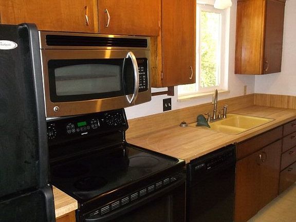 2nd image of 1196 Corinne Ave