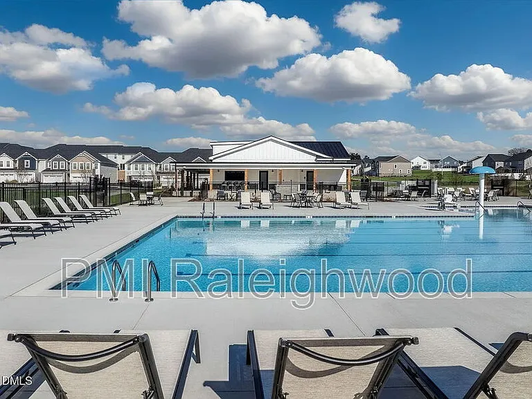 136 Kobus Ct — Photo 25