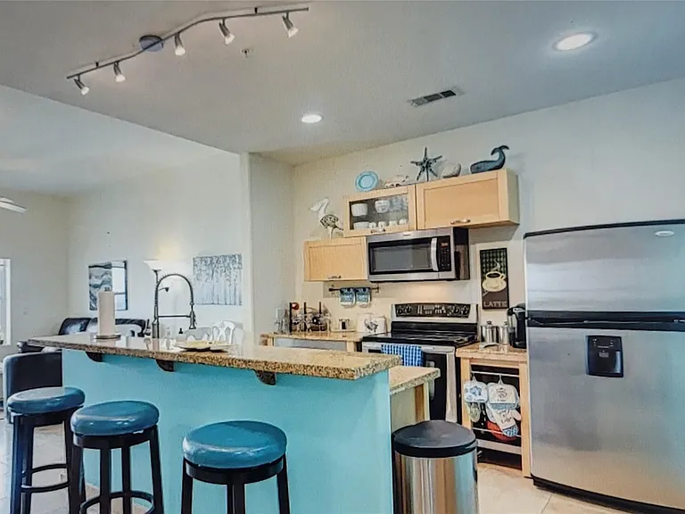 9420 Seawall Blvd #601 — Photo 8