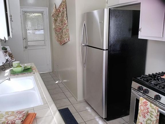 4th image of 309 1/2 E Fairview Blvd
