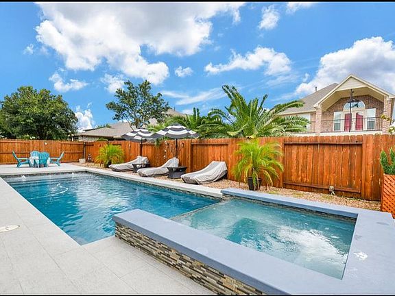 3rd image of 4831 Bell Mountain Dr