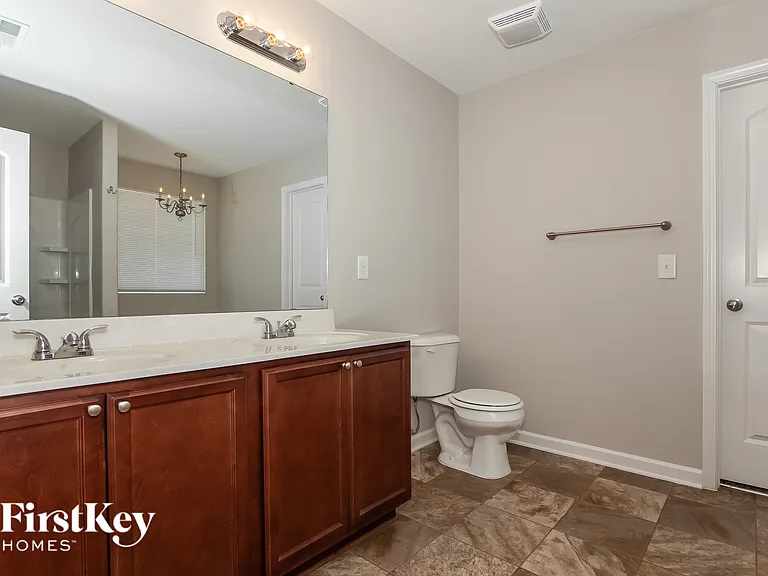 1544 Pecan Ln — Photo 8