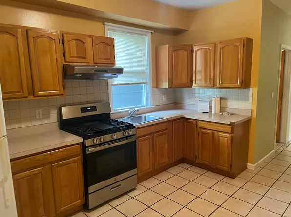 156 Voss Ave #4, Yonkers, NY 10703