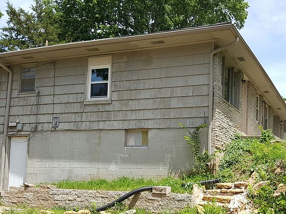 3rd image of 612 E 41st St