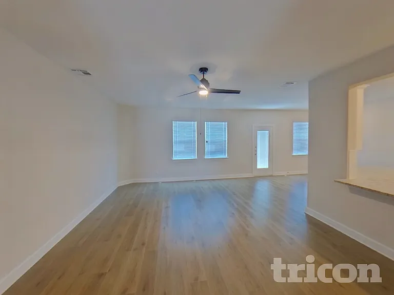 1209 Bullock Dr — Photo 4