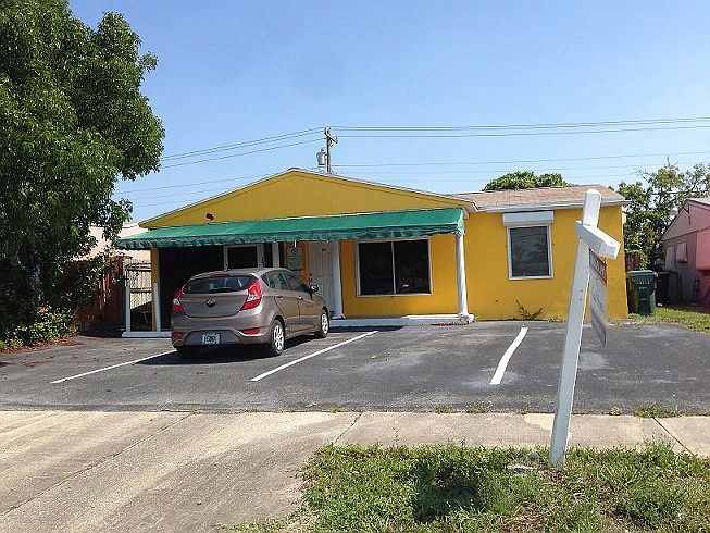 1st image of 241 E Commercial Blvd