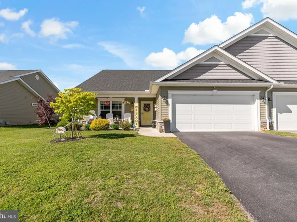 56 Saffron Ter, Falling Waters, WV 25419