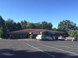 4201 Glass Rd NE, Cedar Rapids, IA 52402