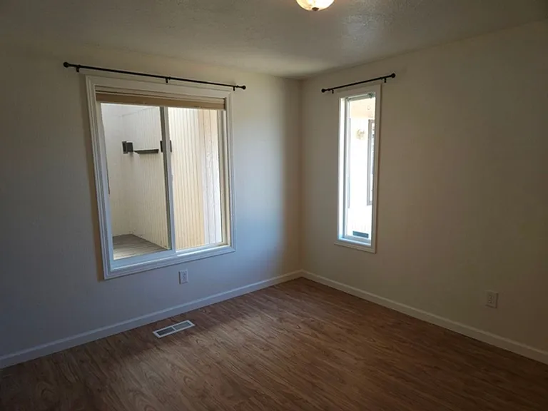 5536 Cottonwood Ct S — Photo 17