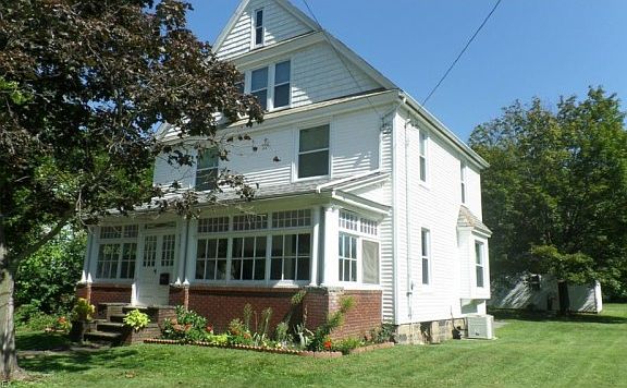 4th image of 934 Franklin Ave
