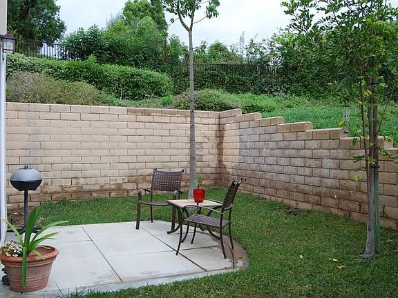 3rd image of 1941 Jasmine Cir