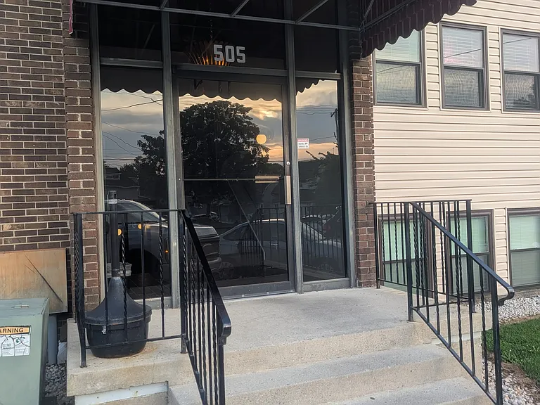 505 S Detroit St #6 — Photo 2