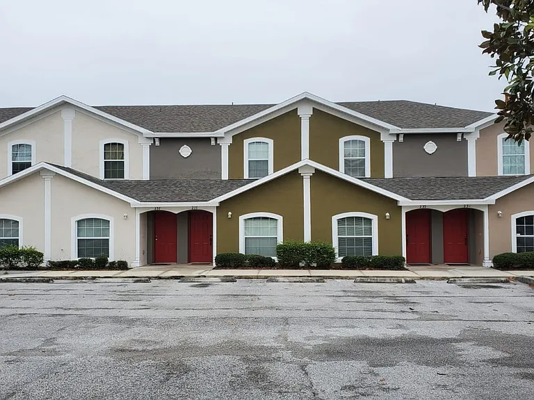 239 Royal Palm Dr — Photo 9