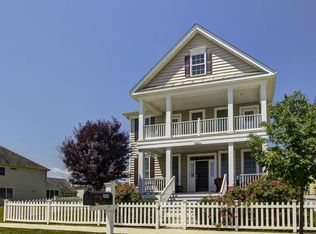 42497 Mandolin St, Chantilly, VA 20152