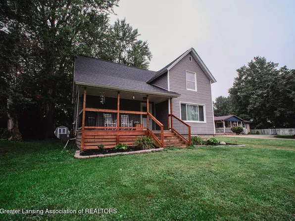 901 N Cochran Ave, Charlotte, MI 48813