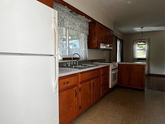 2nd image of 105 Cedar Ave Floor 1