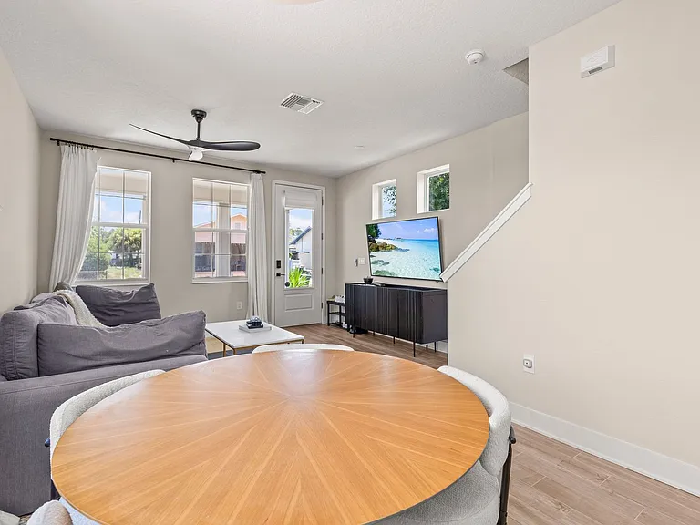 2110 W Palmetto St — Photo 5