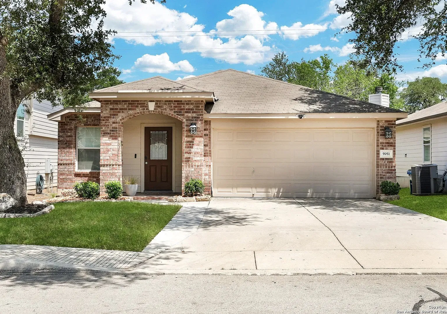 3 bed, 1648 sqft, $2,200 — Photo 1