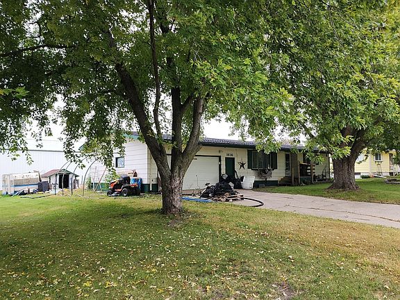 3rd image of 1616 N Prairie Ave