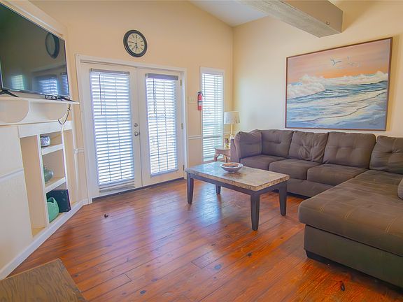 3rd image of 3927 Mason Dr #3927