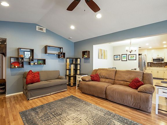 4th image of 8801 Dawnridge Cir