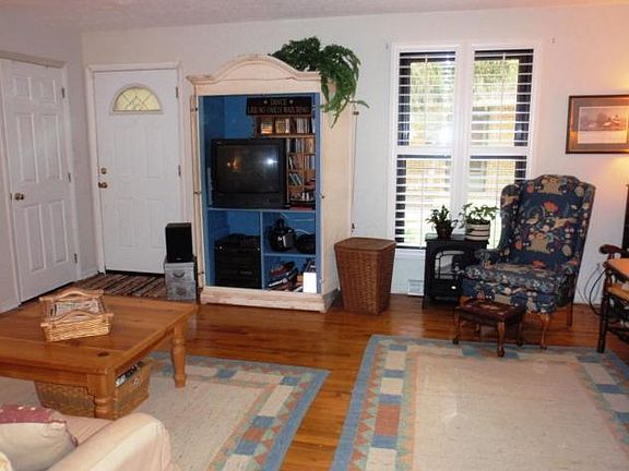 3rd image of 1847 Willoway Cir N