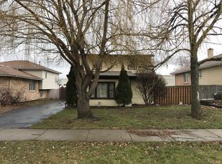 8633 S 77th Ct, Bridgeview, IL 60455