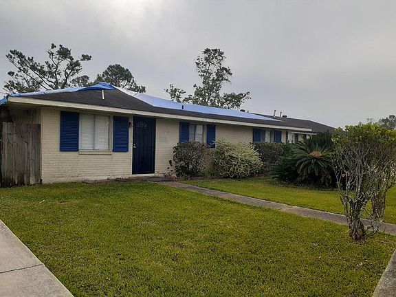 2nd image of 121 Elaine Dr