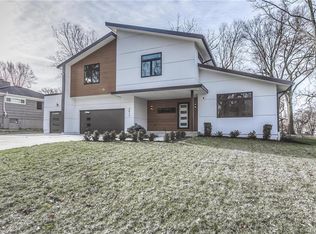 3017 W 49th Pl, Westwood, KS 66205