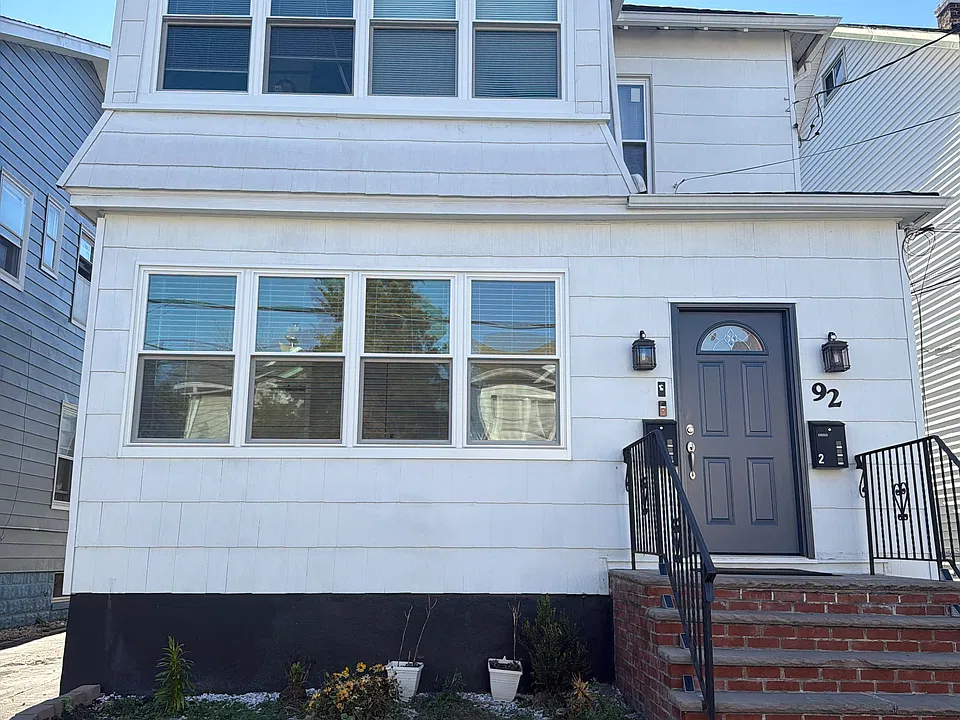 92 Campfield St #1