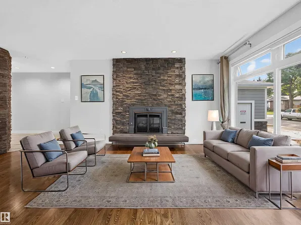 16 Greenwood Way, Strathcona County, AB T8A 0J5
