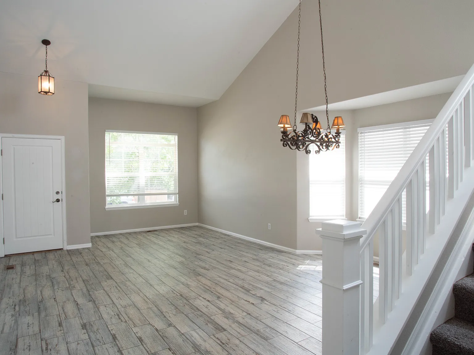 4127 Blacktail Ct — Photo 2