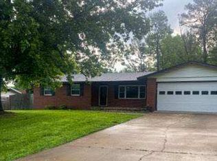 6 Meadowmere Dr, Monett, MO 65708