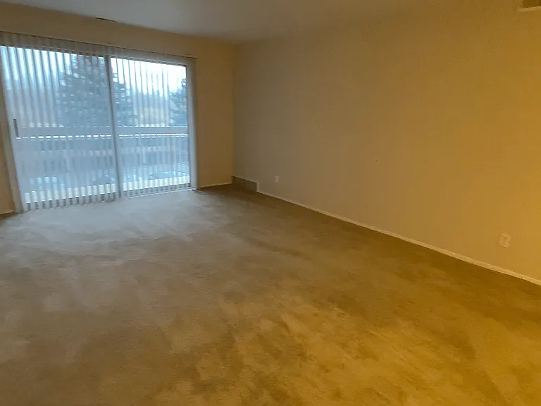 Prentiss Pointe Apartments — Photo 212