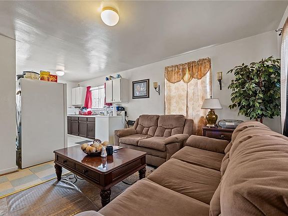 2nd image of 1006 Beaumont Ave