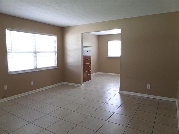 4th image of 415 Janell Dr