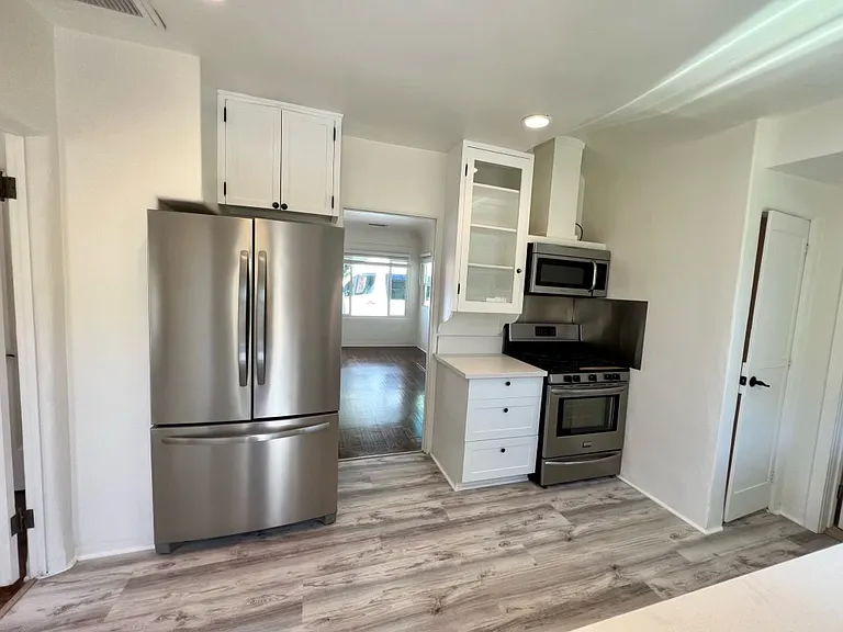 1309 San Andres St #B — Photo 4