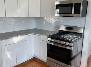 105 Fox Hill Rd FLOOR 2, Nahant, MA 01908