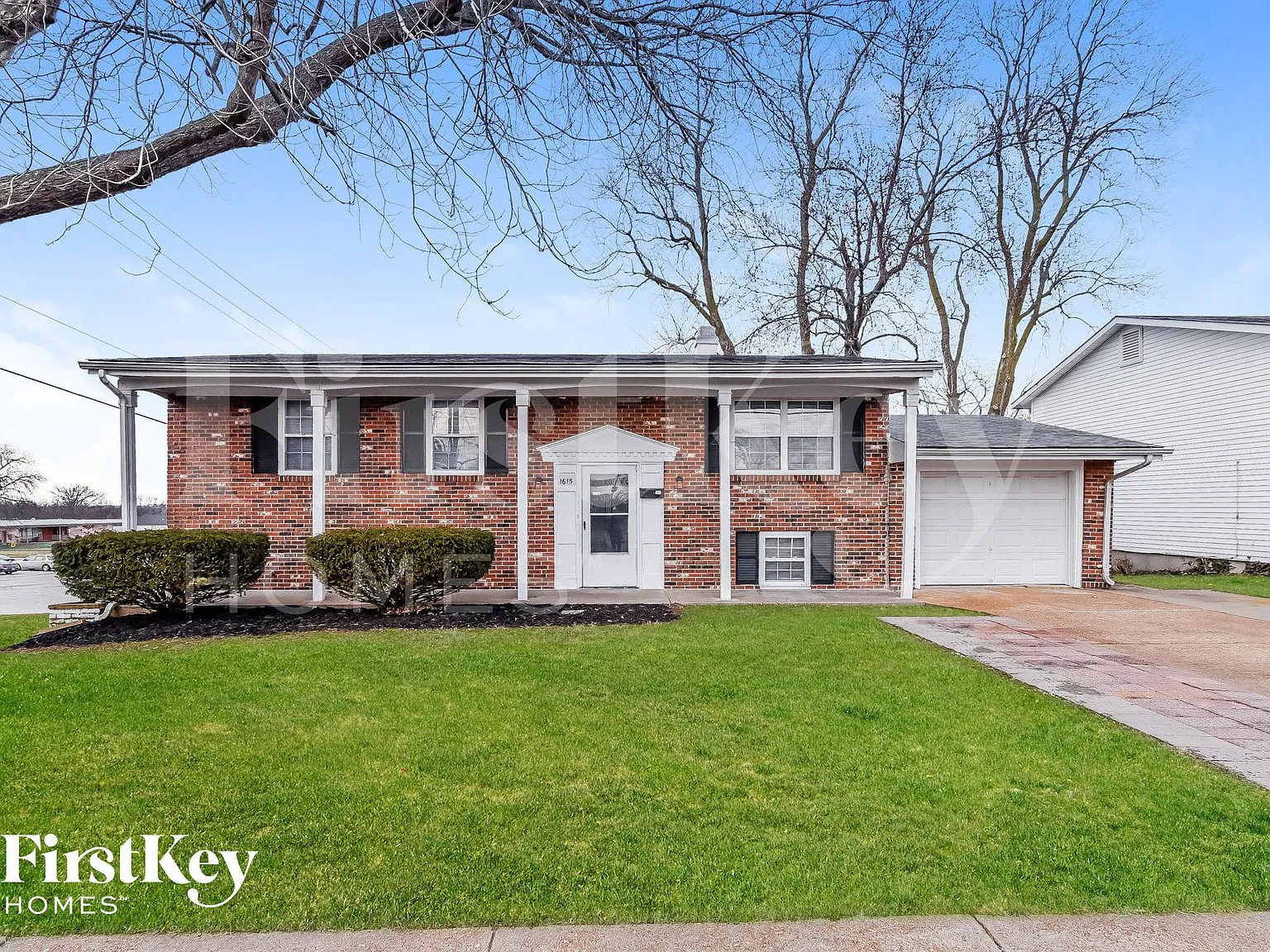 3 bed, 2.0 bath, 2094 sqft, $2,085 — Photo 1