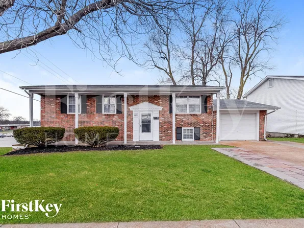 1615 Derhake Rd, Florissant, MO 63033