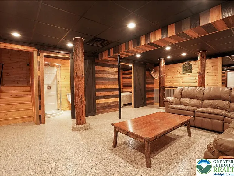 371 Green Tree Dr — Photo 31