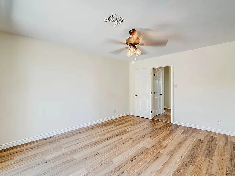 557 Canosa Ave — Photo 34