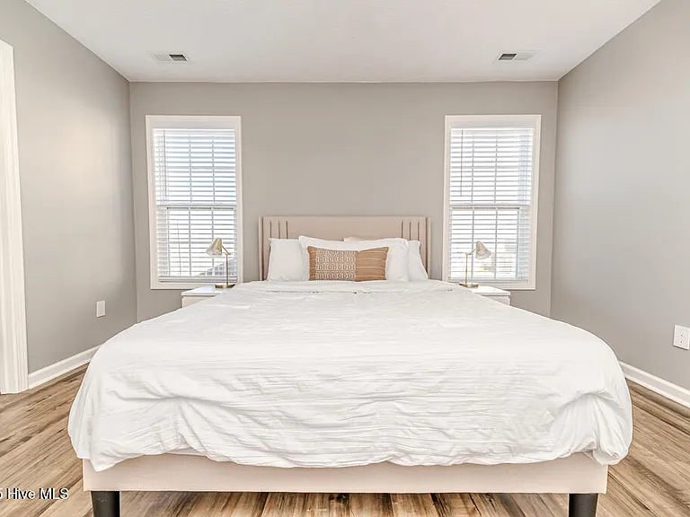224 Roanoke Dr — Photo 33