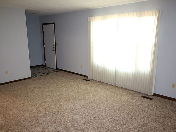 3rd image of 3704 N Melcosta Dr