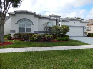 8500 Golden Cypress Ct, Lake Worth, FL 33467