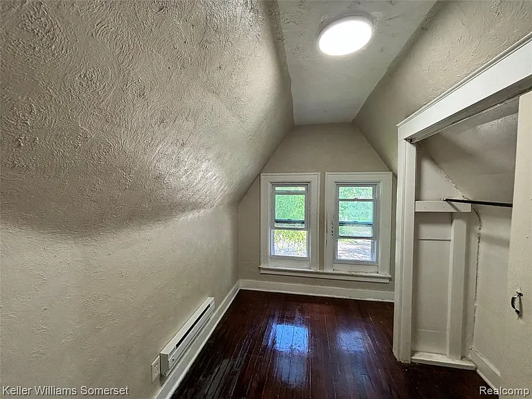 5783 Yorkshire Rd — Photo 8