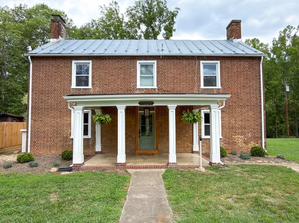 541 S River Rd, Buena Vista, VA 24416