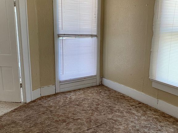 5th image of 713 Axtell St