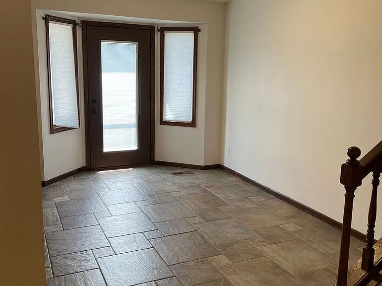 4401 E Oak St — Photo 6