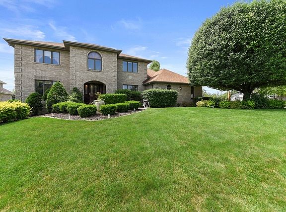 2nd image of 13555 W Oakwood Ct